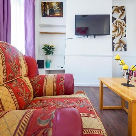 12 Cornwallis Lodge Family Room 1 Stoke-on-Trent 外观 照片