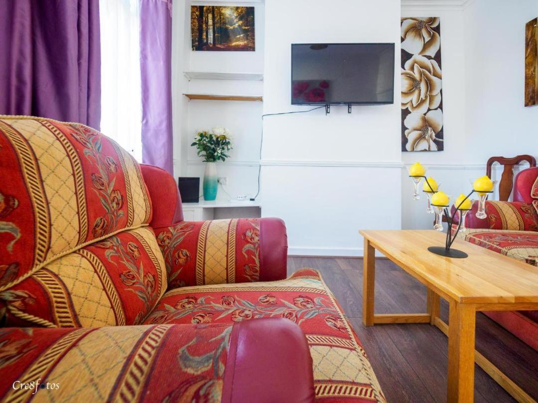 12 Cornwallis Lodge Family Room 1 Stoke-on-Trent 外观 照片