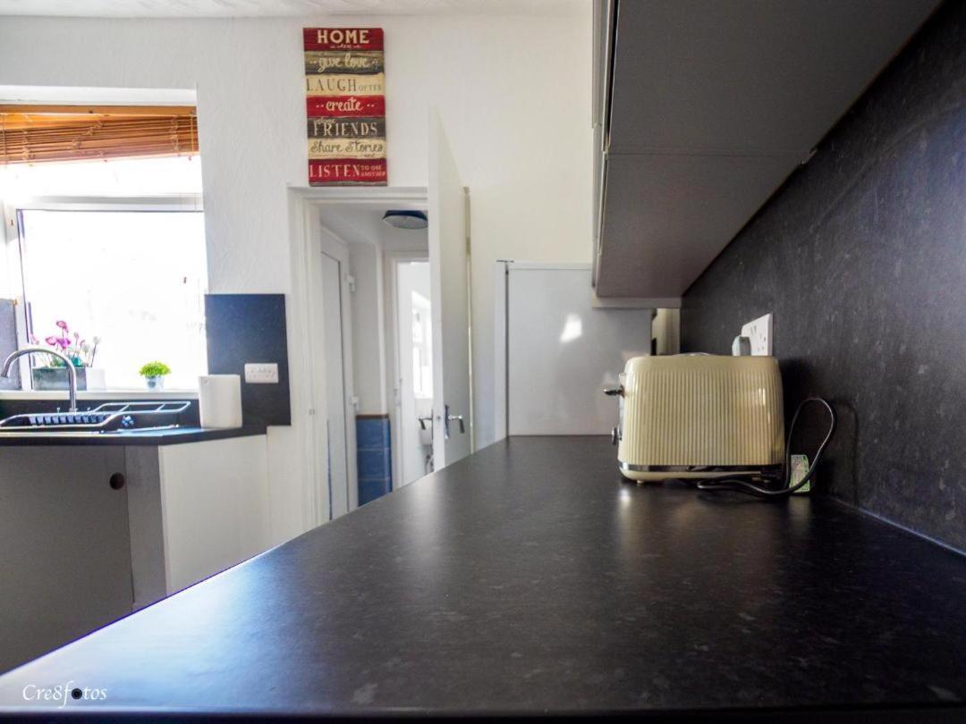 12 Cornwallis Lodge Family Room 1 Stoke-on-Trent 外观 照片