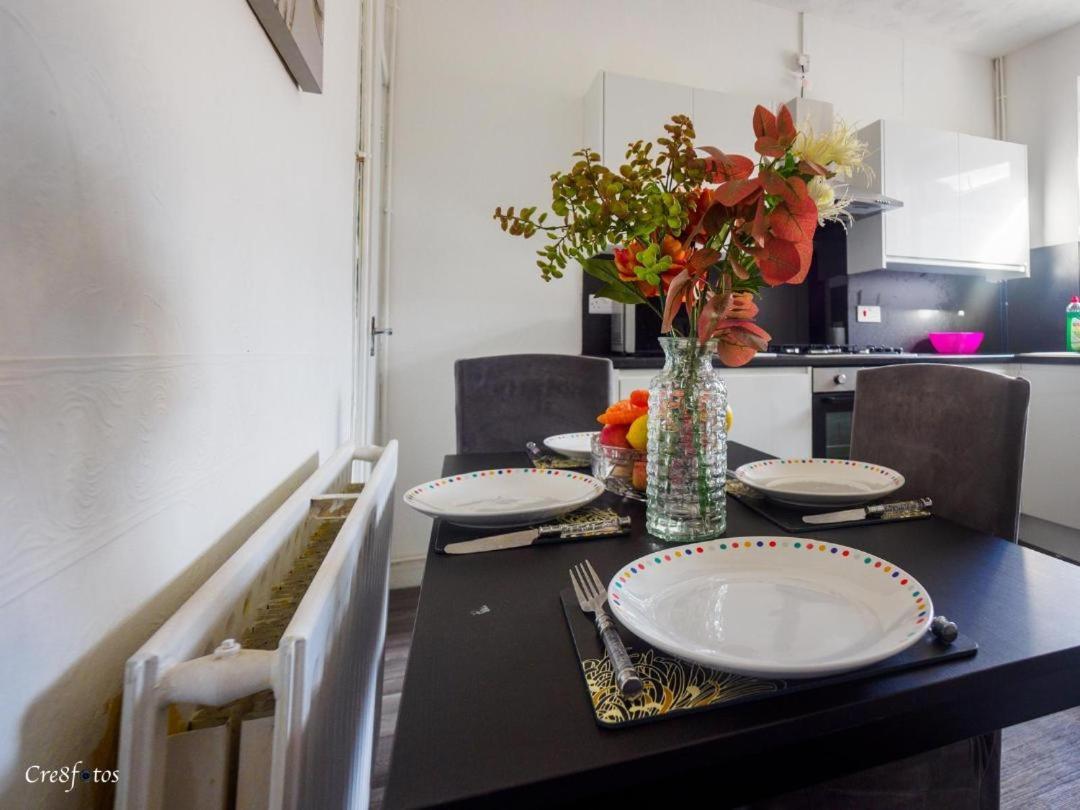12 Cornwallis Lodge Family Room 1 Stoke-on-Trent 外观 照片