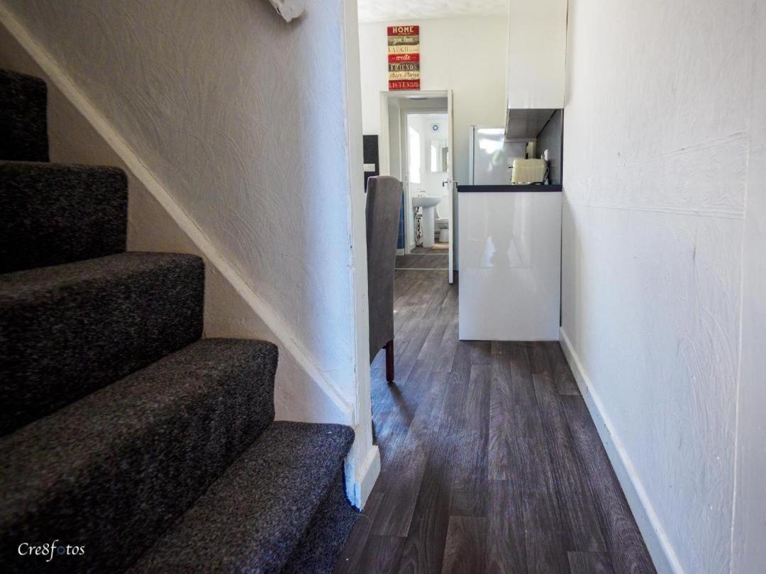 12 Cornwallis Lodge Family Room 1 Stoke-on-Trent 外观 照片