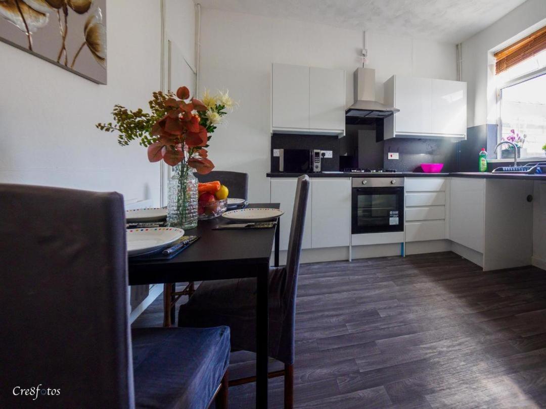 12 Cornwallis Lodge Family Room 1 Stoke-on-Trent 外观 照片