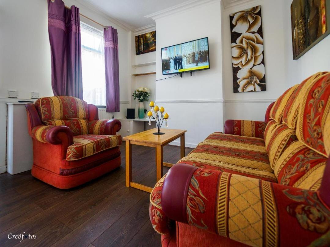 12 Cornwallis Lodge Family Room 1 Stoke-on-Trent 外观 照片