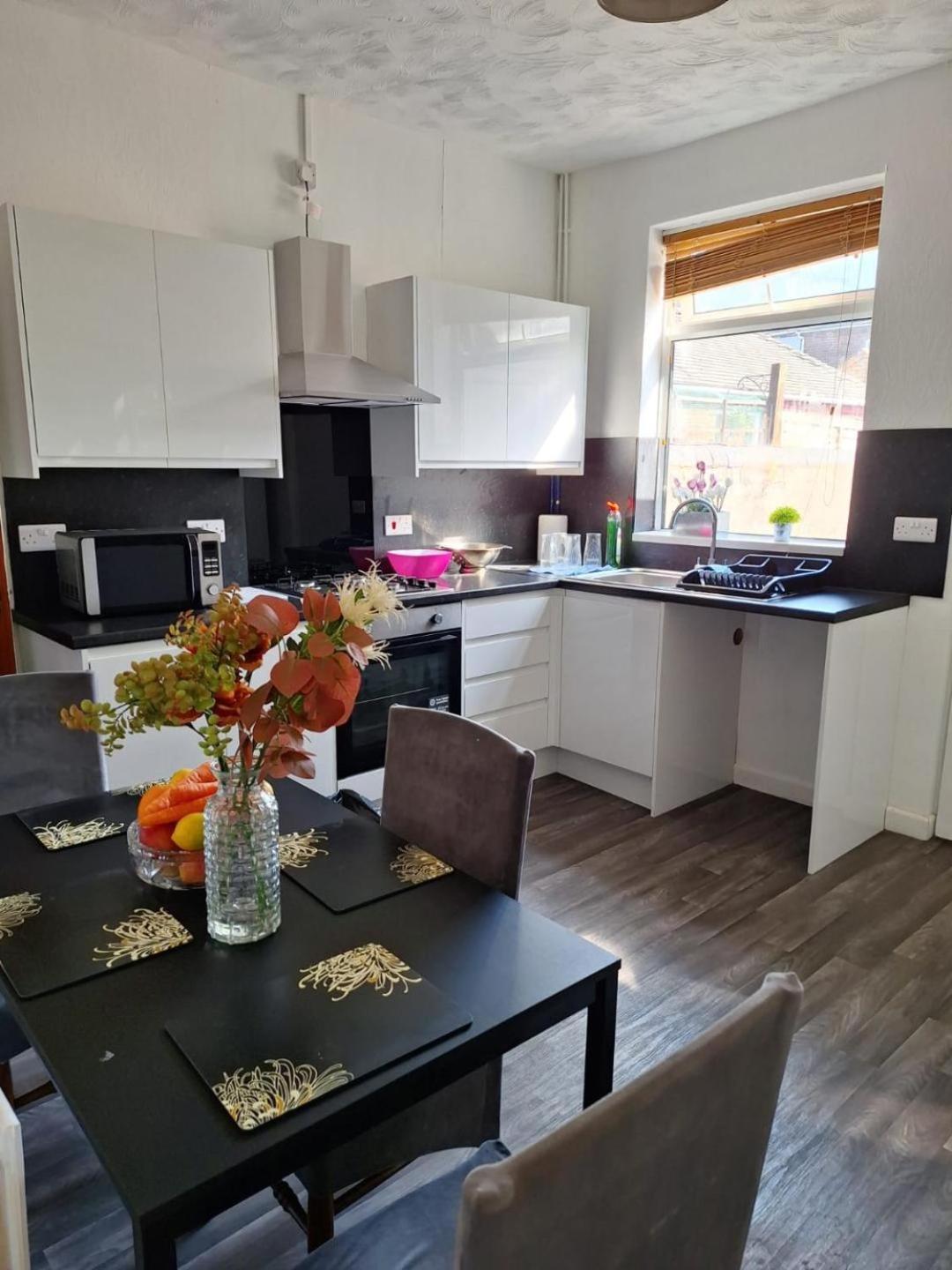 12 Cornwallis Lodge Family Room 1 Stoke-on-Trent 外观 照片